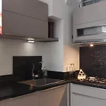 Cozy Apartment With Garden
