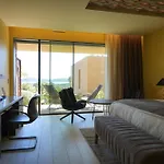 Les Regalia Hotel & Spa