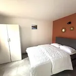 Apartment With Garden And Pool
