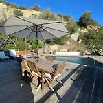 Haut De Villa Avec Piscine Au Bord De Mer