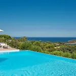 Sublime Villa And Panoramic Views