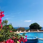 T2 Harmony, Elegance, Sea View, Pool And Beach