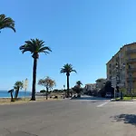 2 Pieces Place Miot, Cote Cours
