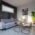 Bella Vista Hotel, Suites & Maisons