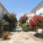 Mini Villa T2, 200 M De La Plage, Piscine Chauffee, Jardin