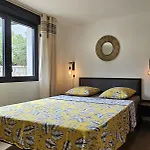 Appartement Bas De Villa Avec Acces Piscine