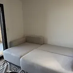 Charming 2-Bedroom With Sea And Mountain Views