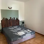 Joli T2 Dans Villa