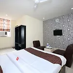 Oyo 9323 Hotel Sidana Solitaires