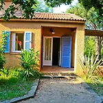 Beautiful Holiday Home Near The Beach