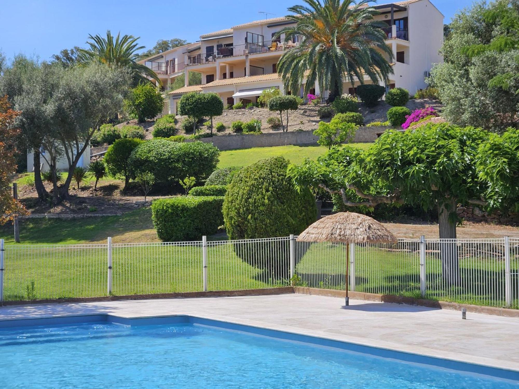 Cardellini 30 - Piscine En -vue - 2 Personnes Apartmán