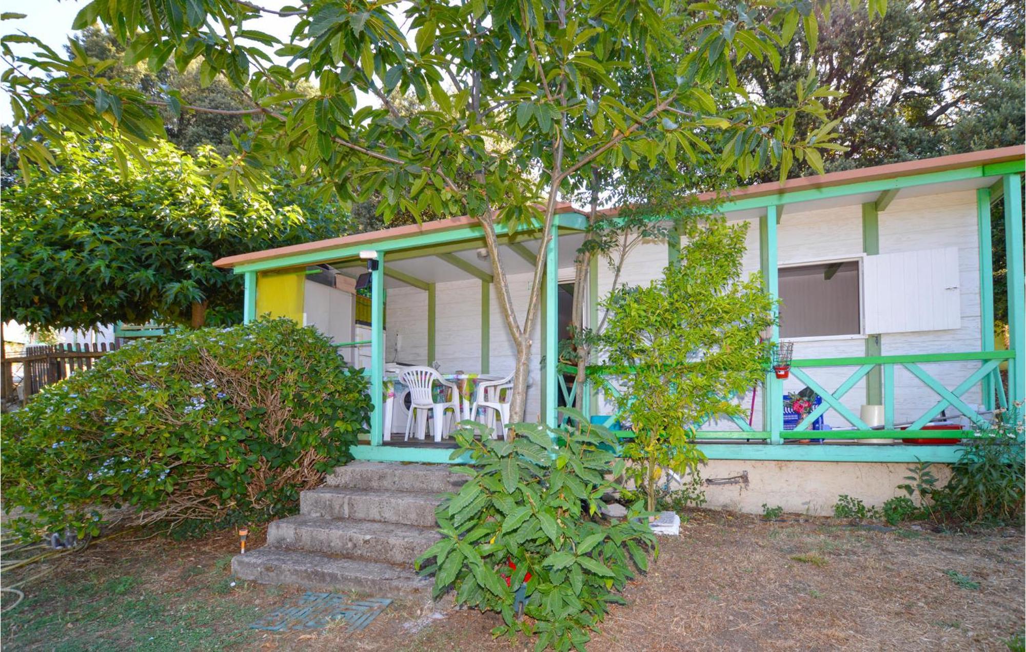 2 Bedroom Beautiful Stacaravan In Casalabriva