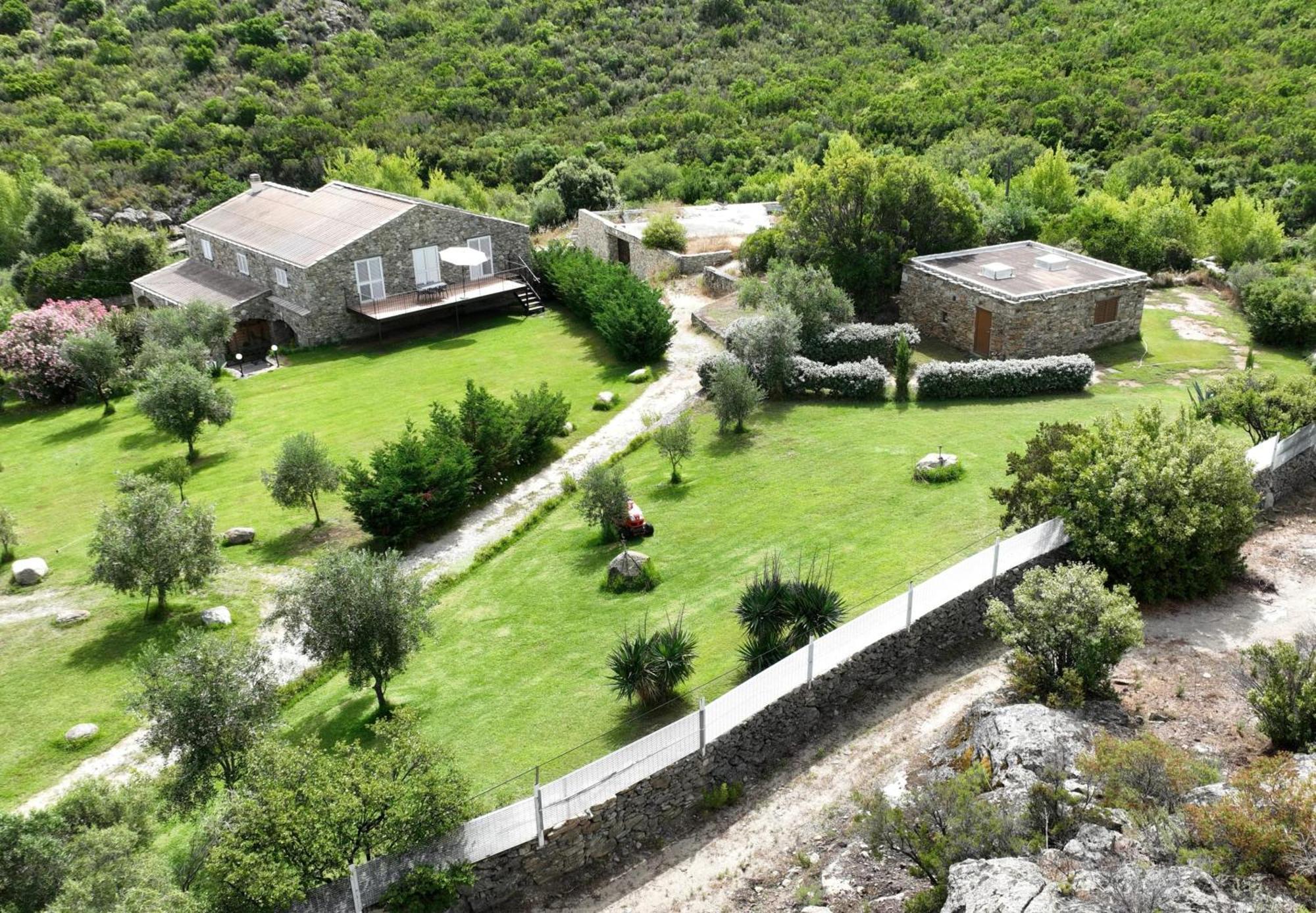 Maison Enchanteresse A Avec Jacuzzi Holiday home