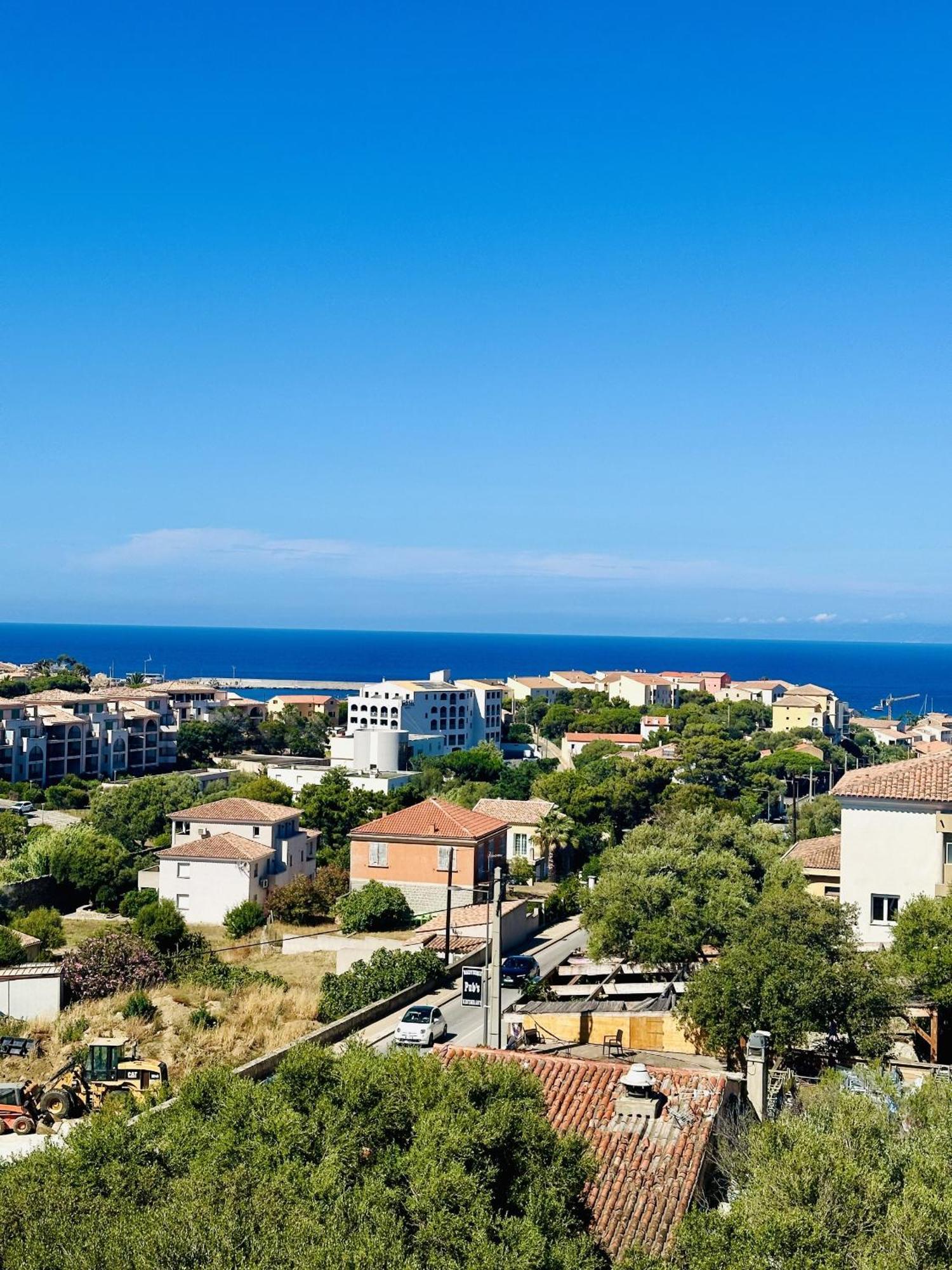 Magnifique 2 Pieces Vue * L'Ile-Rousse (Corsica)