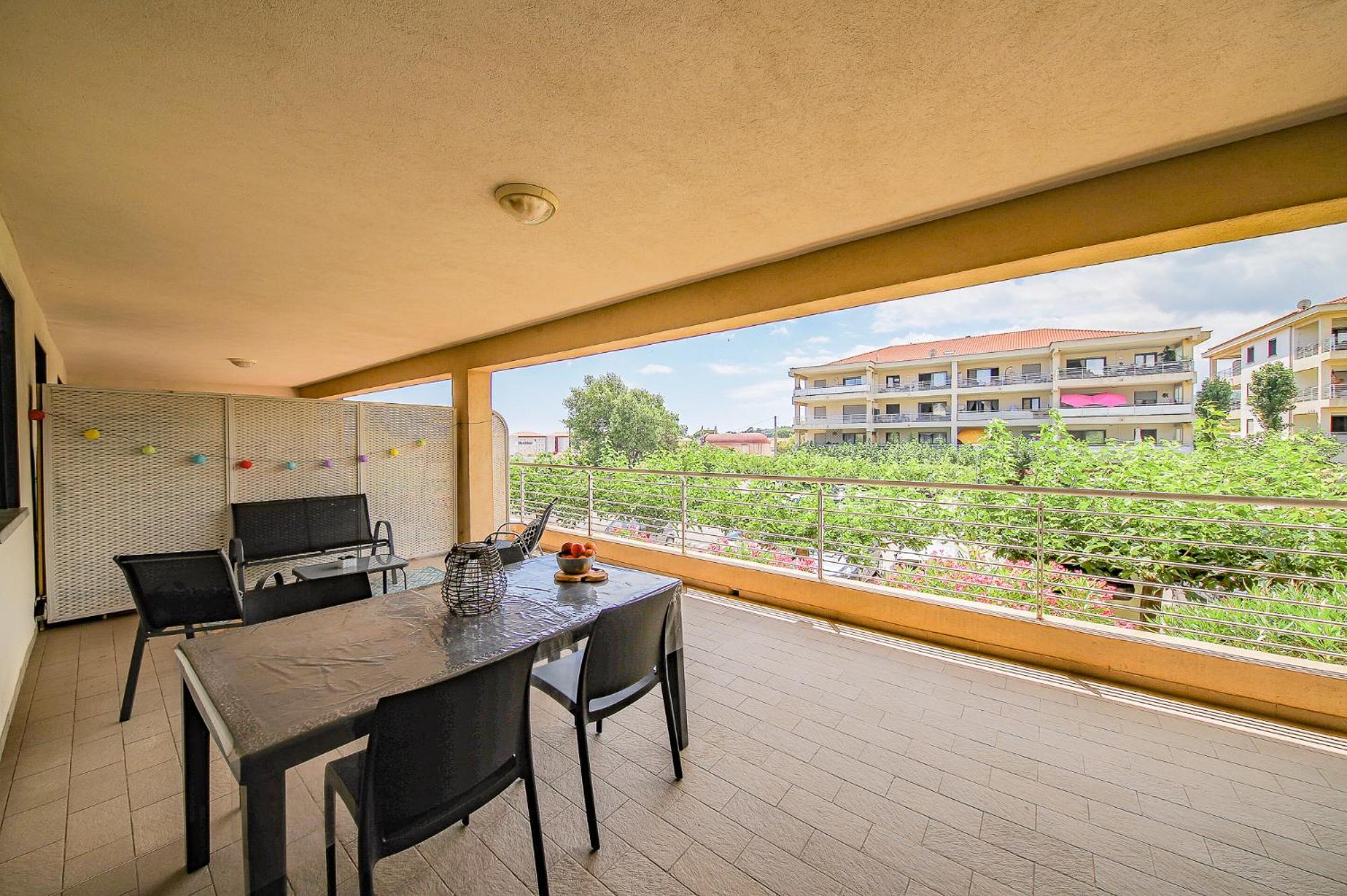 Apartment Costa D'oro Hyper Centre De Folelli