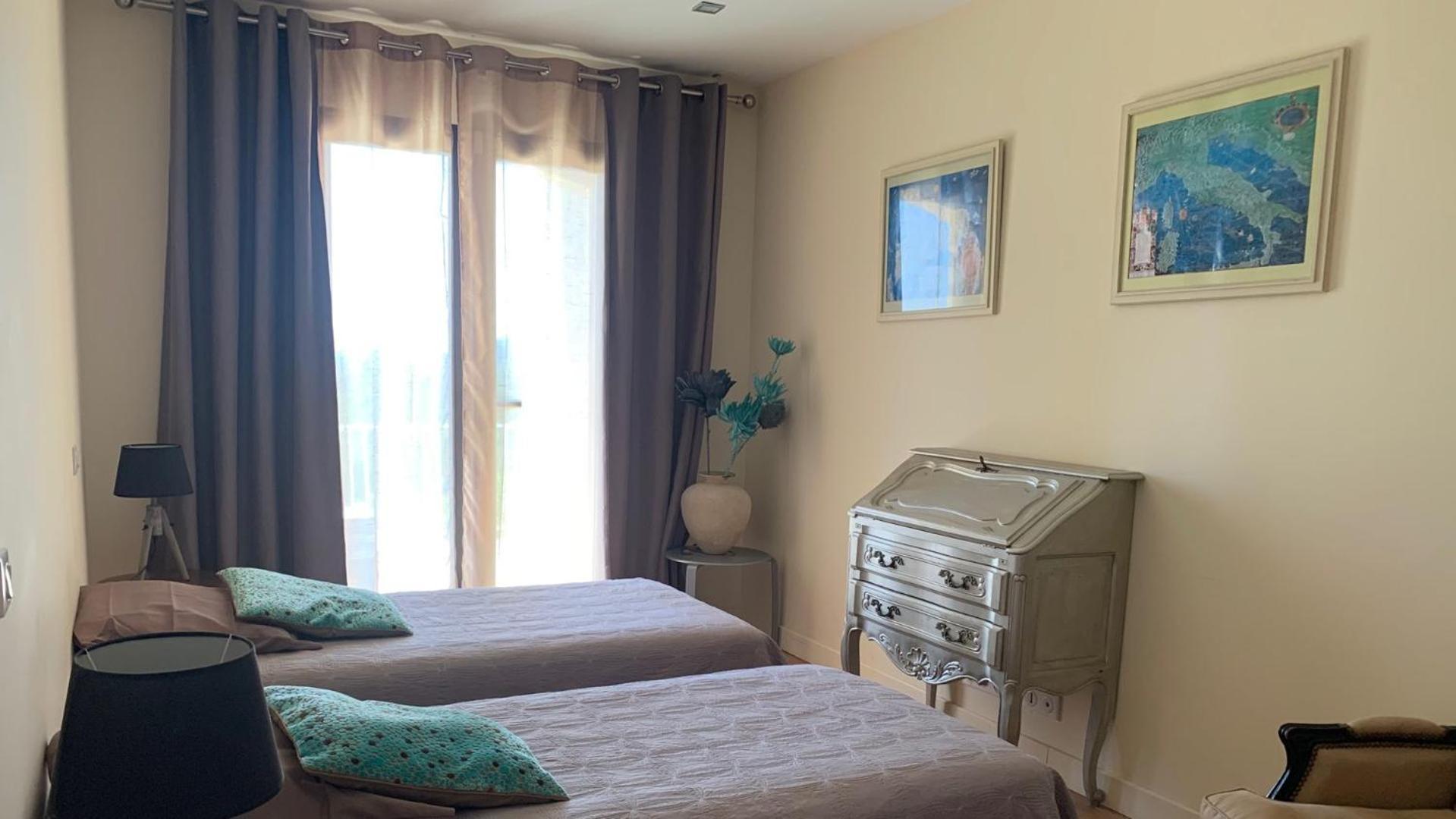 Homestay Mustang Avec Piscine Casaeva