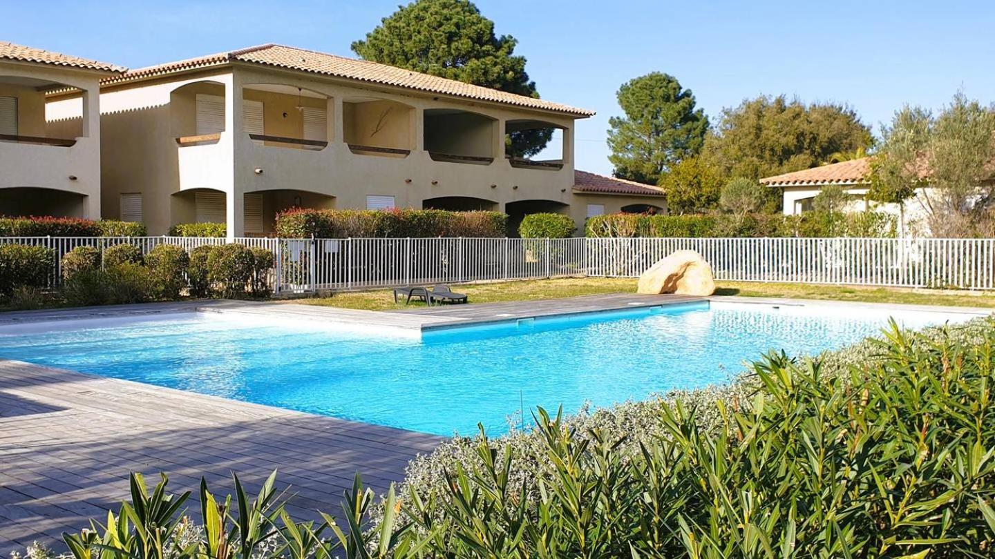 Laurel, 4 Personnes, Piscine, A 2 Min En Voiture Apartment