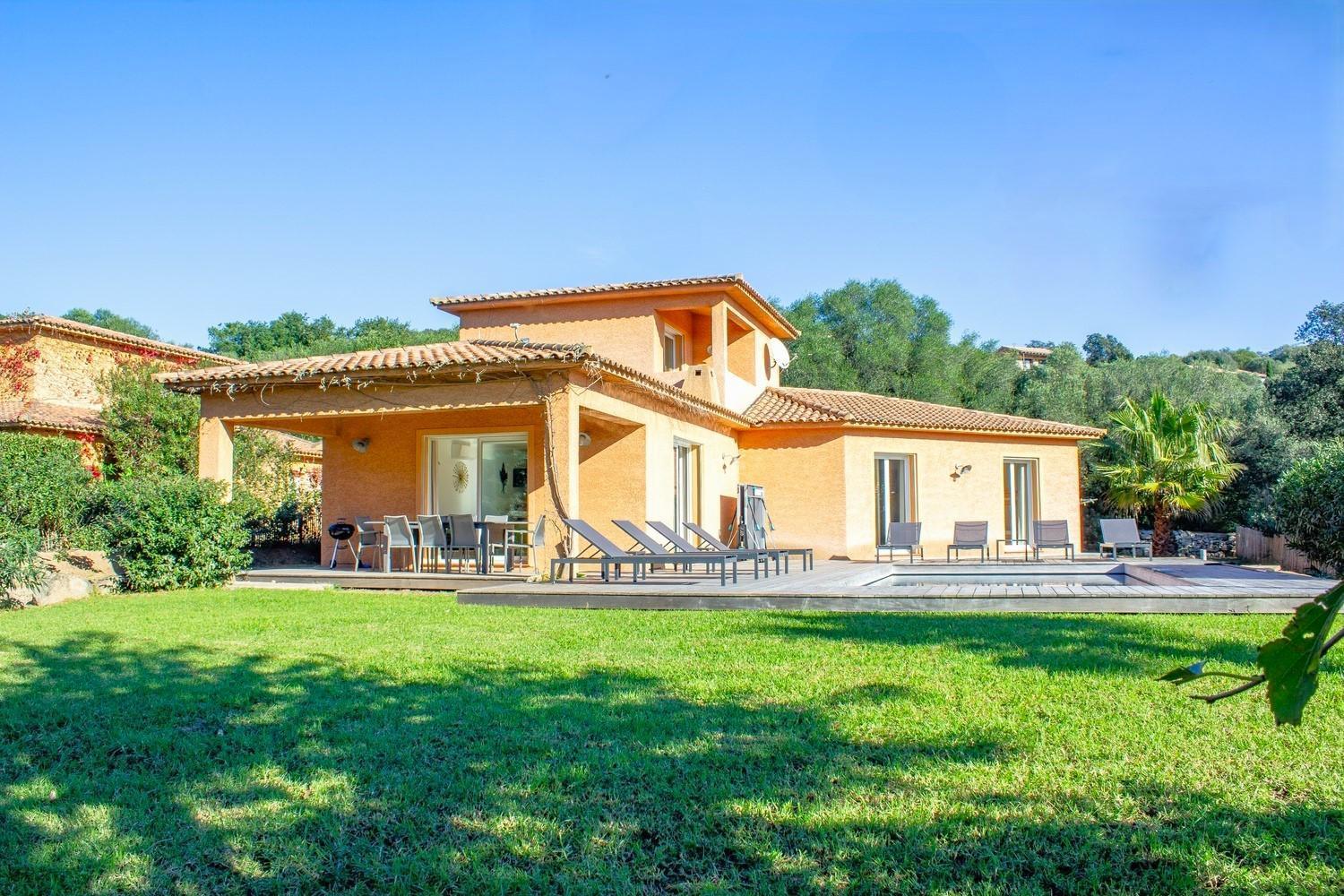 Belladona Di Arasu Sainte-Lucie de Porto-Vecchio