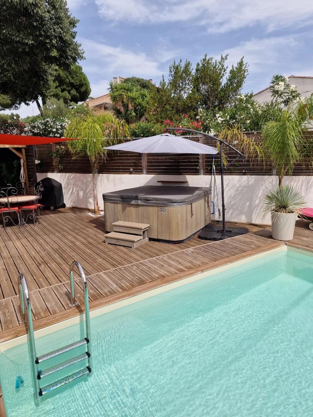 Maison Avec Et Piscine 2 *