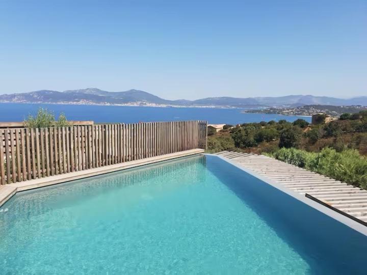 Casa Cruciata, Piscine, Vue 120 M2 Confort - 4 Personnes Villa