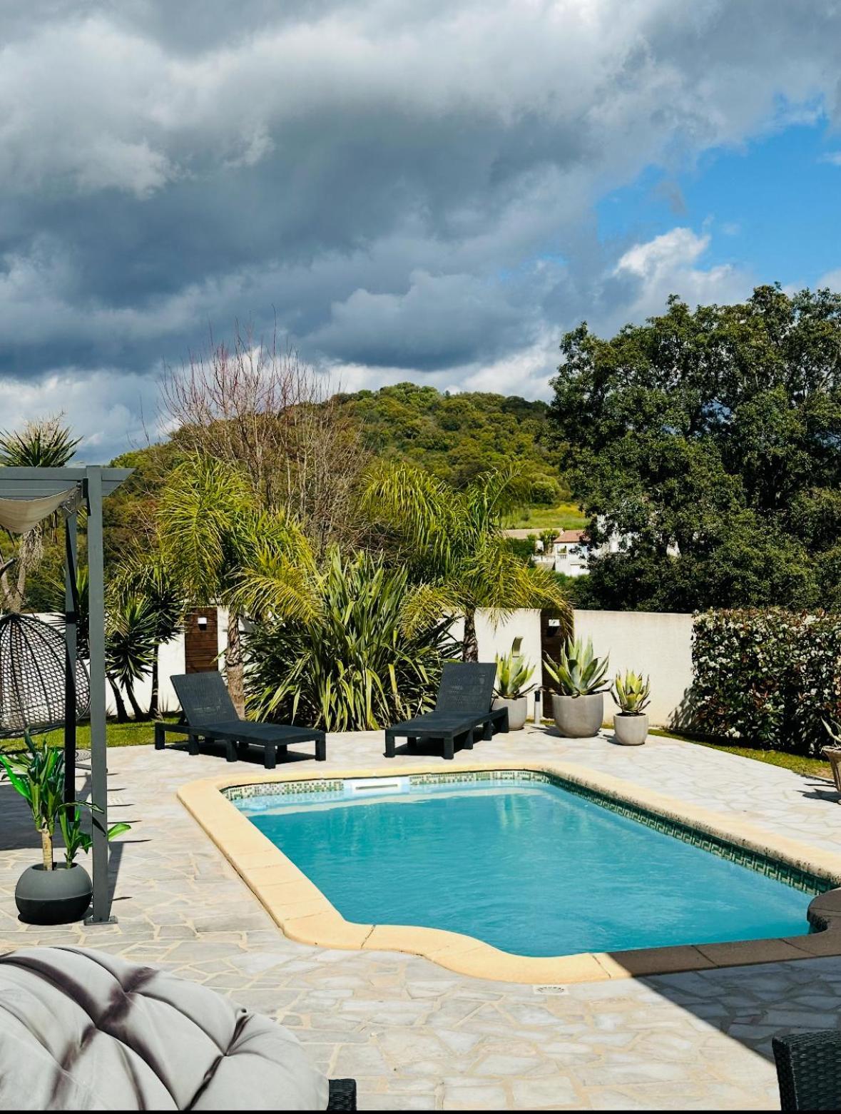 Avec Piscine Vila *