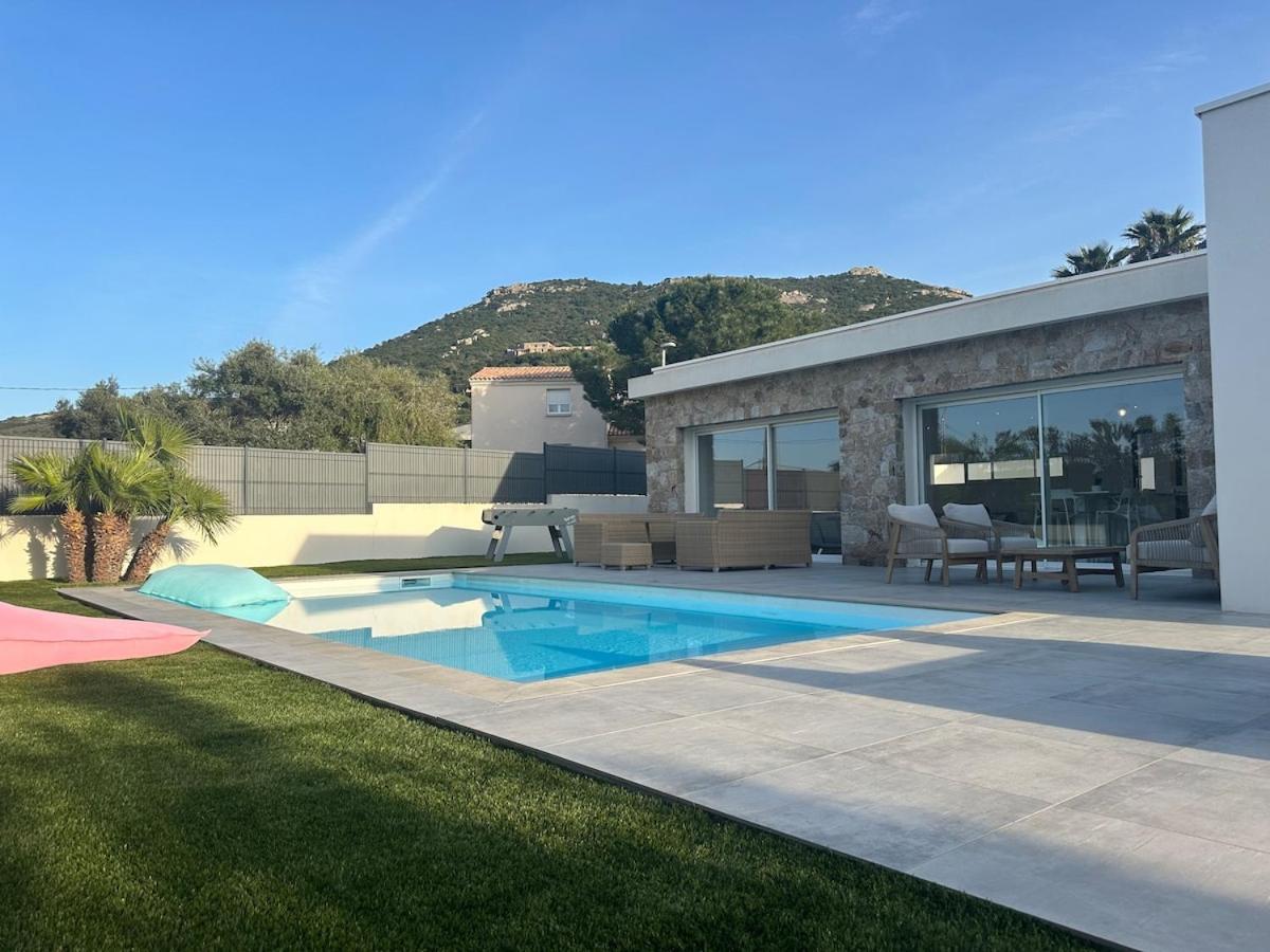 Neuve Avec Piscine 3 140 M2 Villa