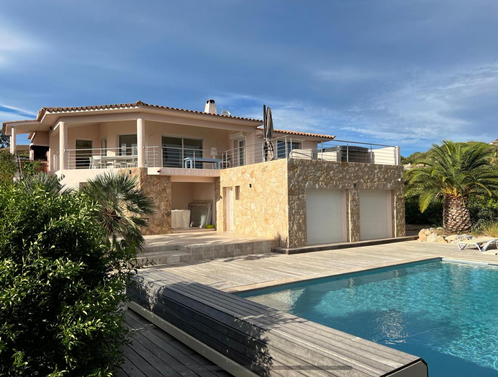 Lorinadu Panoramic View Of Sea And Mountain Villa *