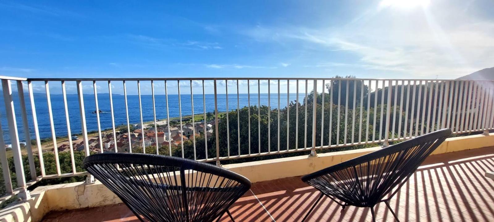 Bright 2-bedroom & Beautiful Sea View