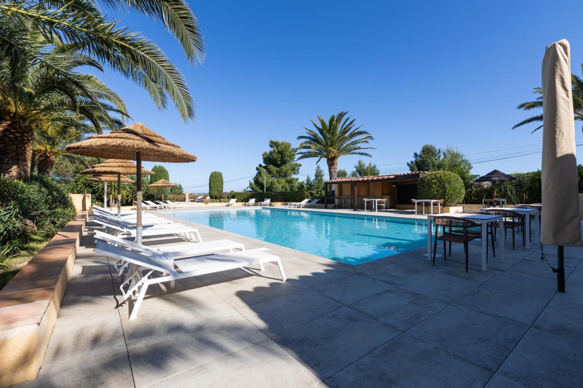Dans Avec Piscine * Calvi (Corsica)