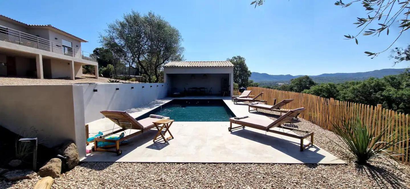 Moderne Avec Piscine 4 Etoiles *