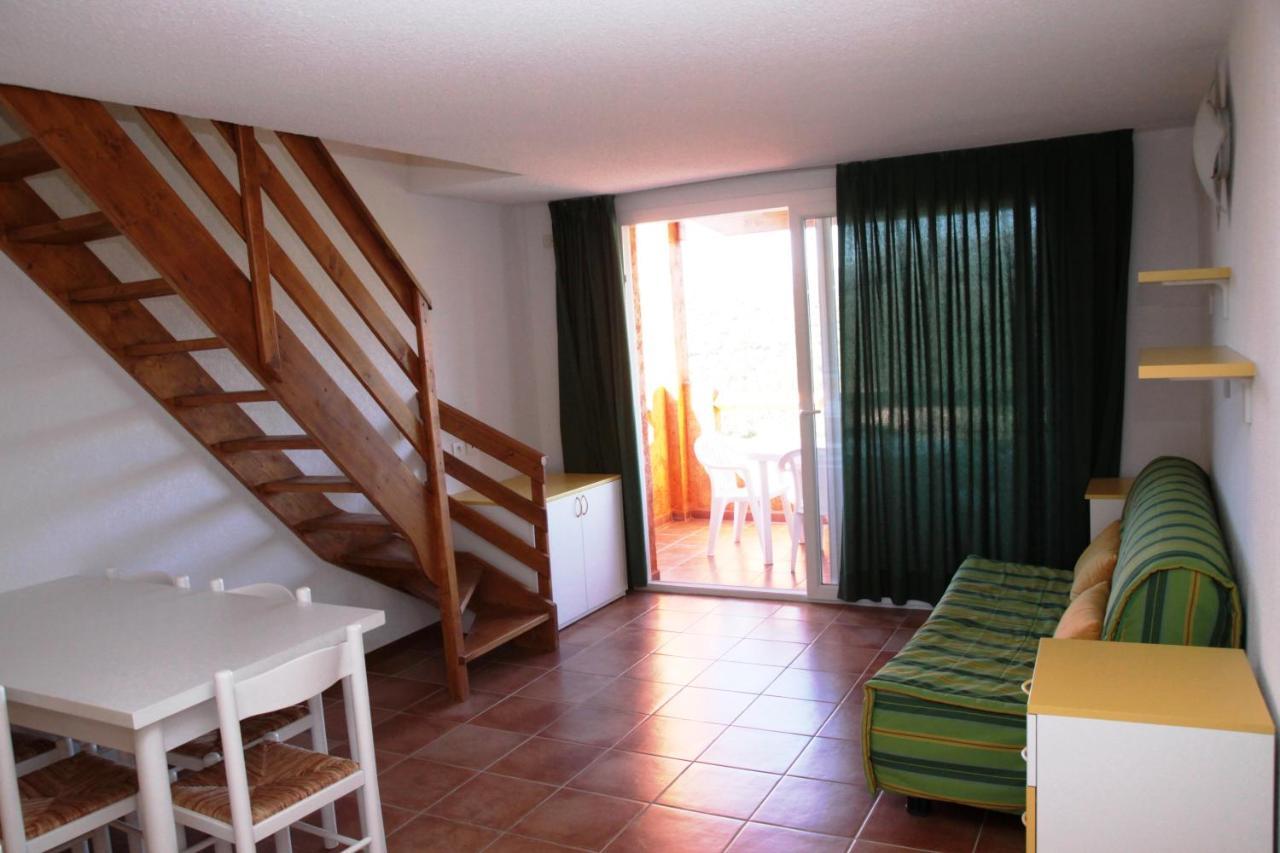 For 8 People With Air Conditioning And 2 Bathrooms, Near Porto Vecchio *