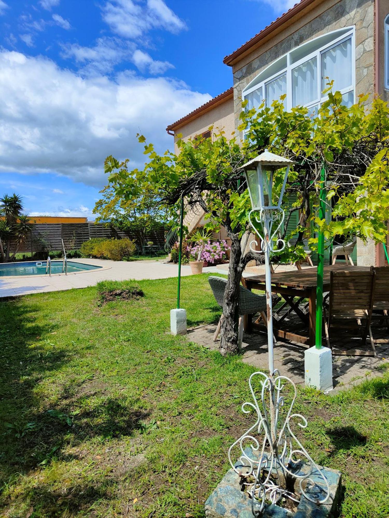Piscine Et Jardin Privatifs Pres De La *
